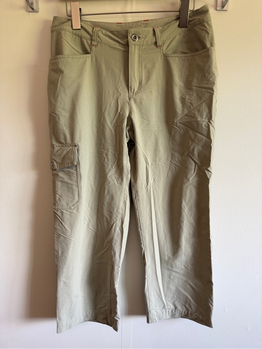 Patagonia Women’s Capri Hiking Cargo Pants Size 6 Khaki Stretch Travel
